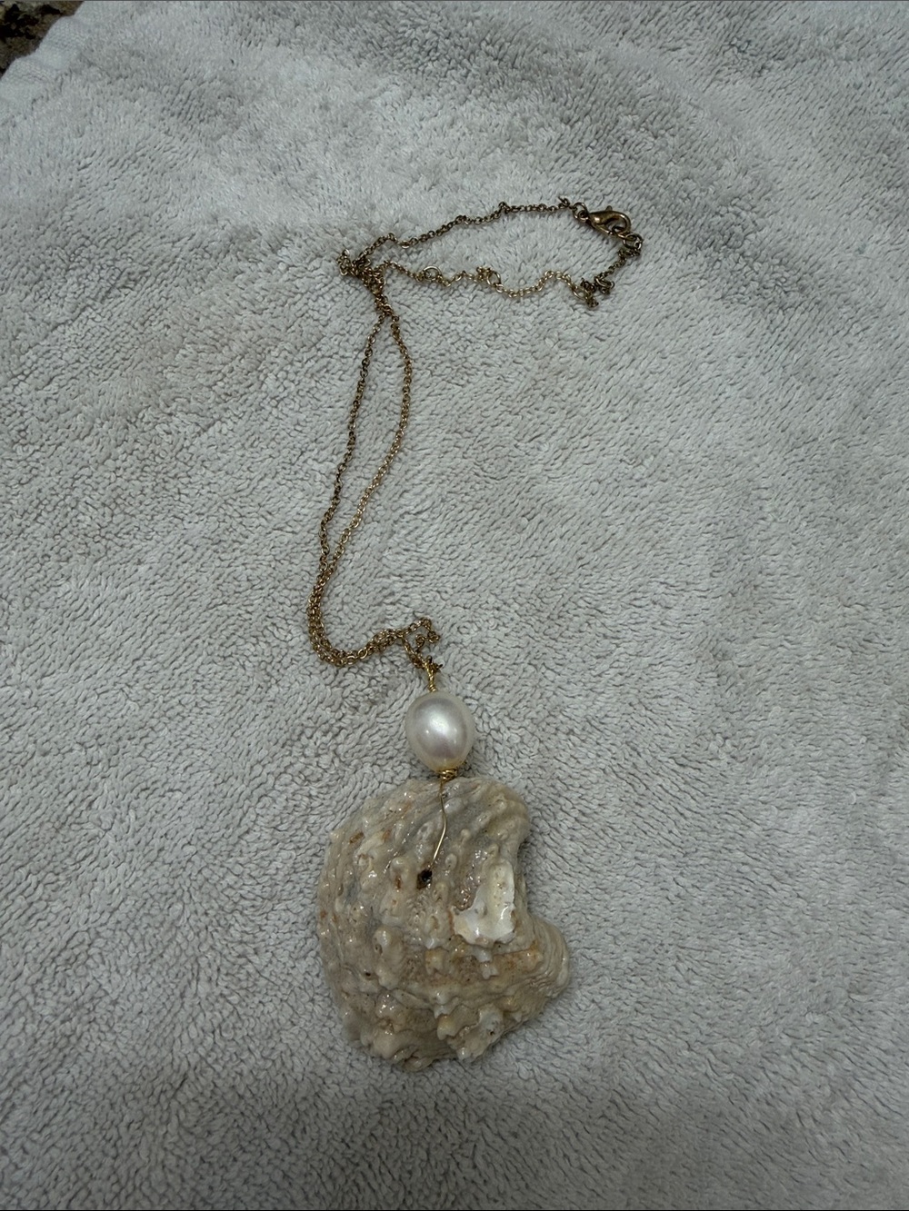 Gold Chain Necklace with Pearl and Natural Shell Pendant